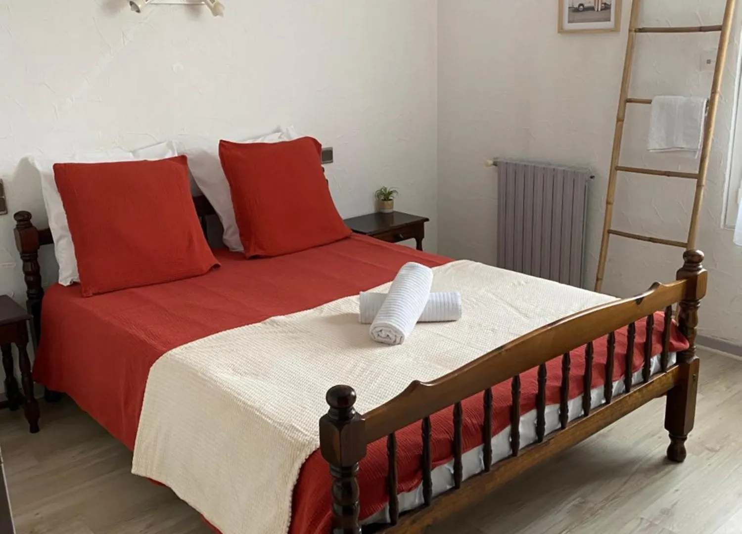L' Auberge Campagnarde, Lourdes Poueyferre Hotel