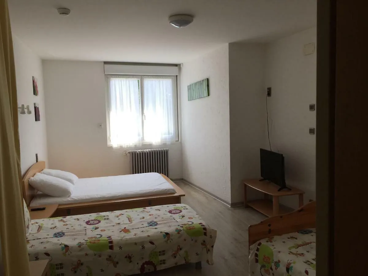 Hotel L' Auberge Campagnarde, Lourdes Poueyferre